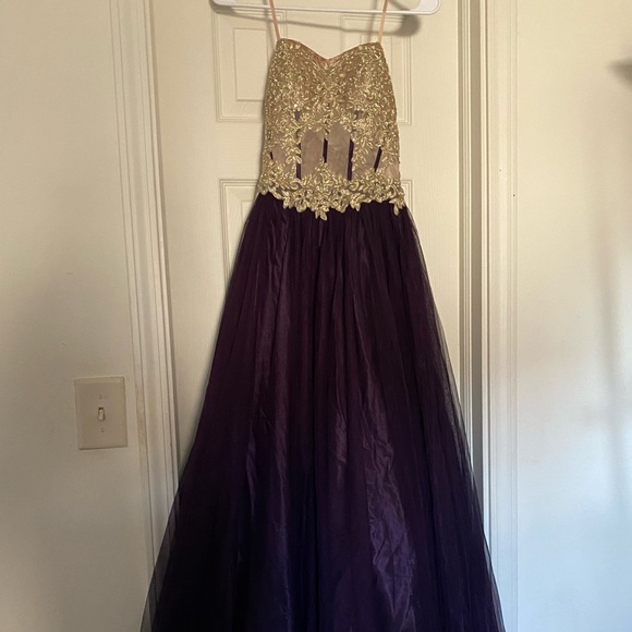 Windsor Gold Bustier Eggplant Tulle Prom Dress - Picture 3 of 10